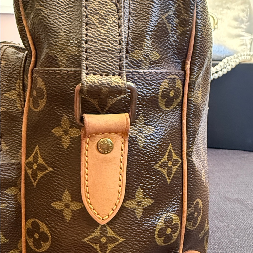 Louis Vuitton Monogram Nile Messenger/Travel Bag France 1990 - Unisex - Picture 3 of 16
